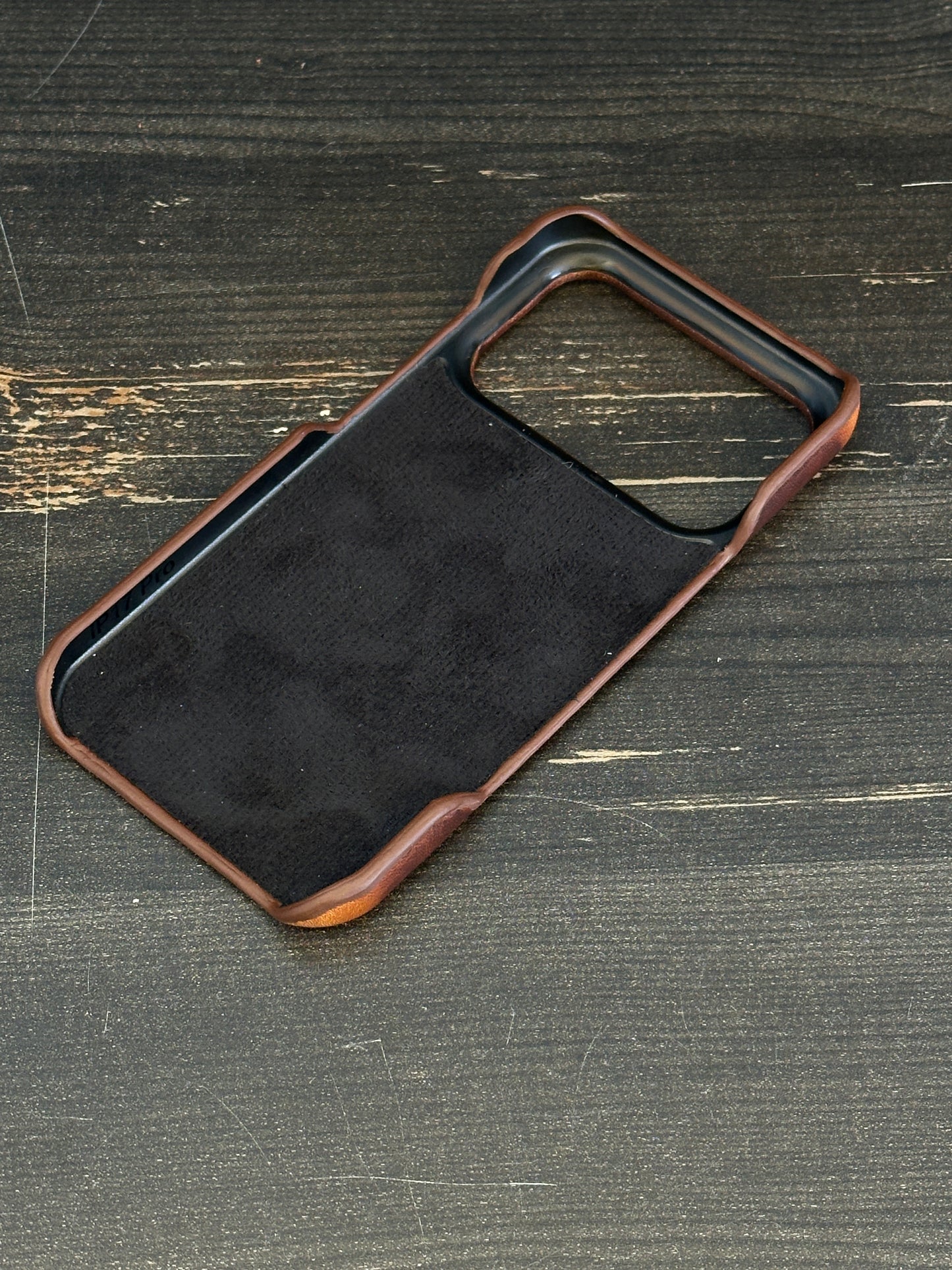 iPhone 17 Pro Max Hakiki Deri Kılıf & Magsafe özellikli Ultra Slim Frisco (yağlı Deri) Kahverengi